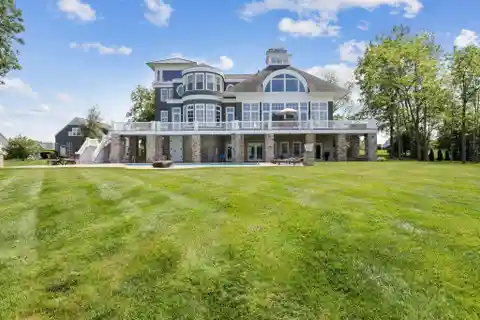 Luxurious Home on Buckeye Lake