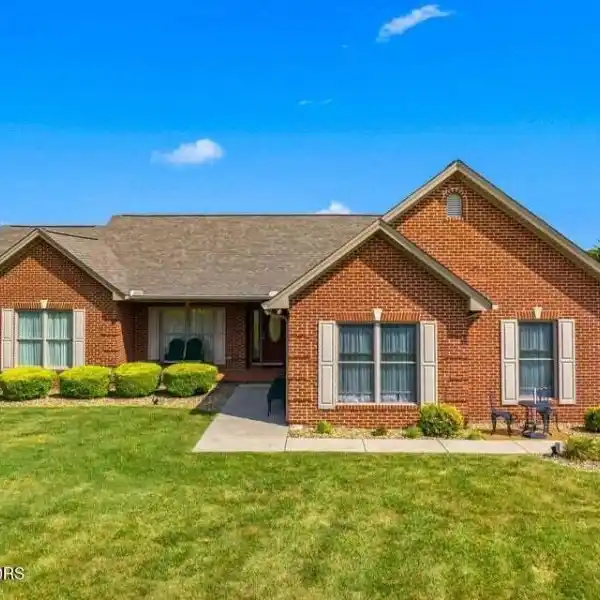 BREATHTAKING PRIVATE OASIS ON OVER 19 ACRES