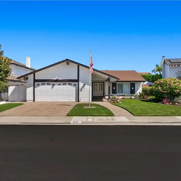 CHARMING HOME IN DESIRABLE FRANCISCAN FOUNTAINS