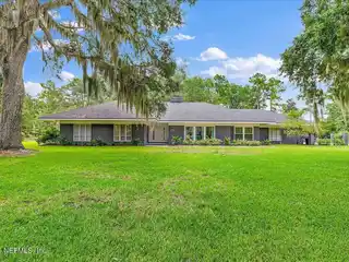 Fully Updated Deerwood Country Club Residence