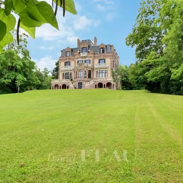 UNIQUE FULLY RENOVATED PERIOD PROPERTY