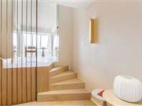 MAGNIFICENT SPLIT-LEVEL APARTMENT IN A PRIME LOCATION