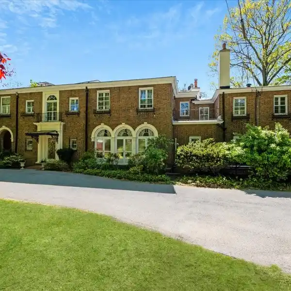 UPDATED 1924 GEORGIAN COLONIAL