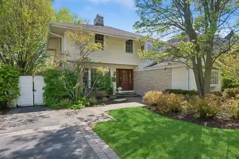 Beautiful Home in Robincrest