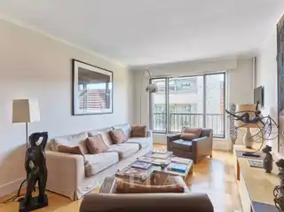 Bright Apartment with Roof Terrace
