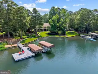 Lake Oconee Retreat in Emerald Shores