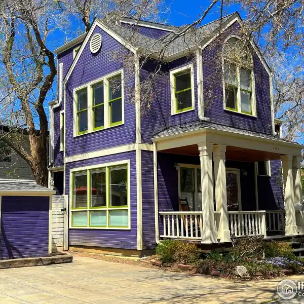 CHARMING HOME IN A VIBRANT CENTRAL LOCATION