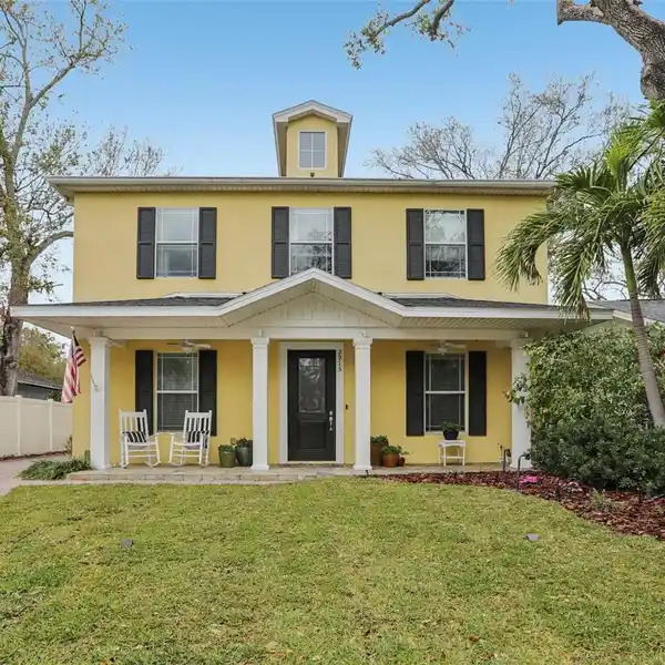 STUNNING HOME IN THE SOUGHT-AFTER BAYSHORE BEAUTIFUL NEIGHBORHOOD