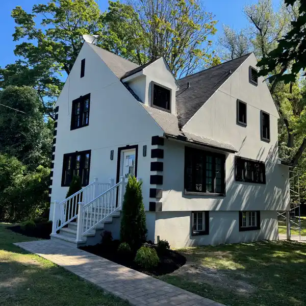 FULLY RENOVATED MODERN ELEGANCE