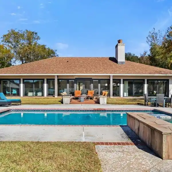 FABULOUS GATED LAKE TYLER DREAM PROPERTY