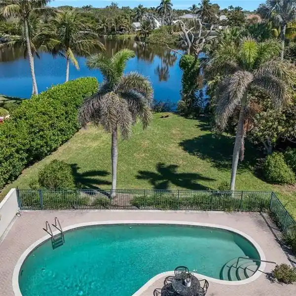 LOVELY LAKEFRONT PROPERTY