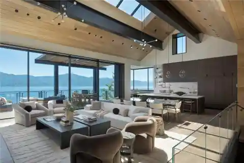 New Lakefront Construction on Crystal Bay