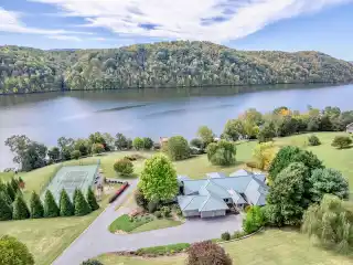 Impressive Waterfront Retreat on Claytor Lake