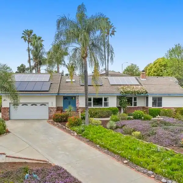 AN OASIS IN SOUTHEAST ESCONDIDO
