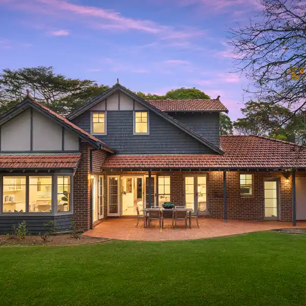 STUNNING DOUBLE BRICK AND SANDSTONE HOME