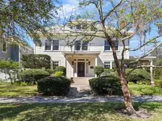 Elegant Historic House in Old Hyde Park’s Golden Triangle