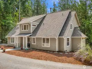 Stunning and Private Home on 5 Peaceful Acres