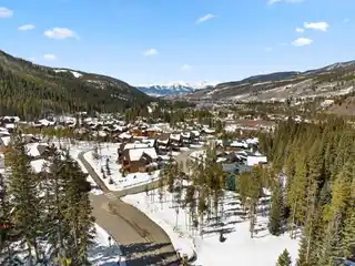 Expansive Twenty Acre Land Parcel in Keystone