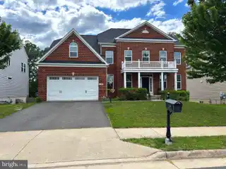Spacious Elegance in Eagle’s Pointe