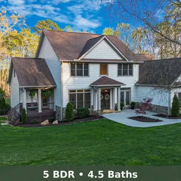 LUXURY LAKESIDE LIVING IN MILLER'S LANDING