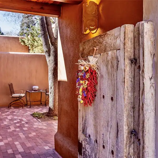 SENSATIONAL ACEQUIA MADRE CORNER CONDO