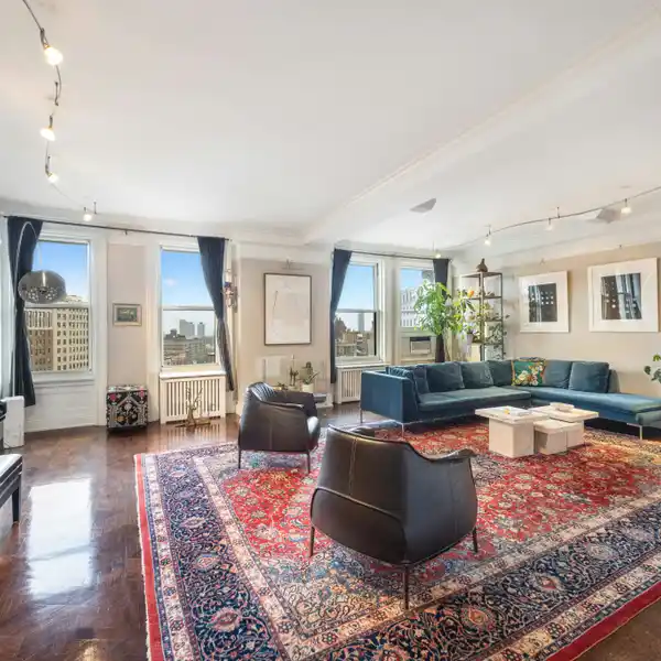 LOVELY HOME IN THE CLEBOURNE