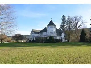 Victorian Estate on 20.55 Waterfront Acres