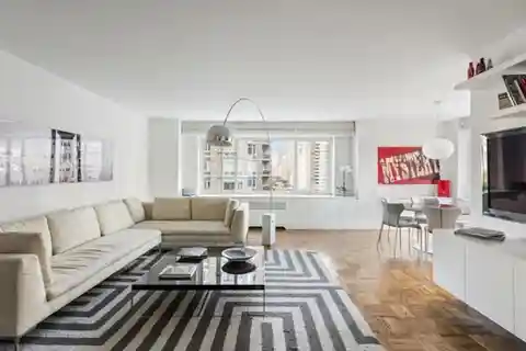 Beautifully Renovated Corner Condo