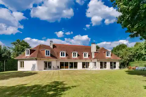 Attractive Family Villa