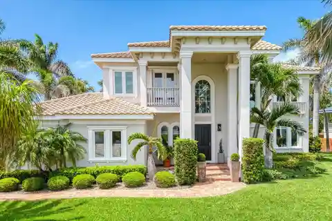 Custom Beauty on an Oversized Lot