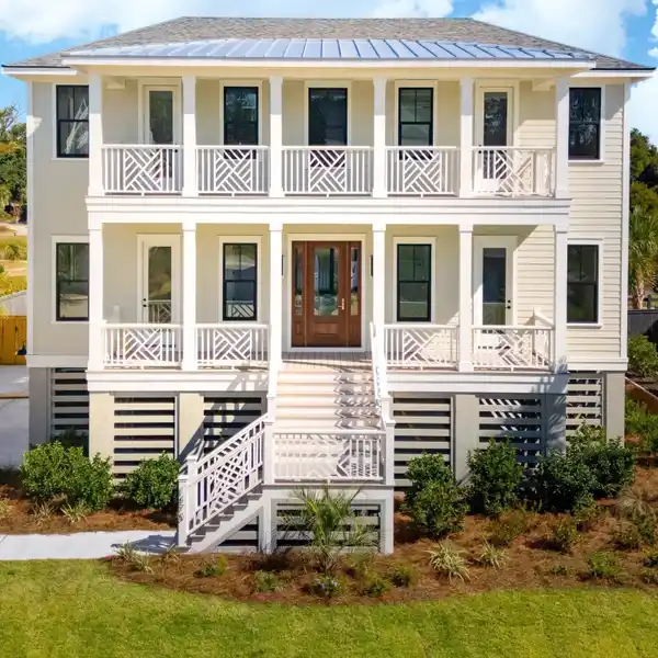 EXQUISITE BRAND NEW HOME IN HEIRLOOM LANDING