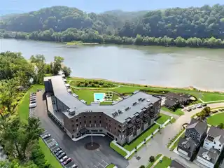 Beautiful Home at the Brooks