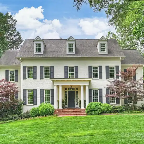 GORGEOUS CUSTOM HOME IN FOXCROFT