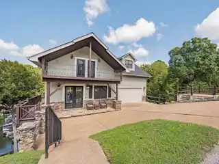 Entertainer's Dream on the Waterfront