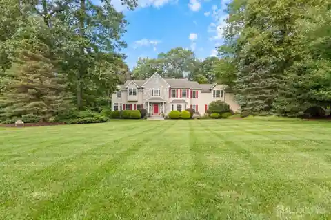 Luxurious Six Bedroom Home in a Quiet Neighborhood