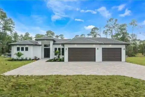 Luxury Living in Golden Gate Estates
