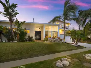 Beautifully Remodeled Coastal Retreat