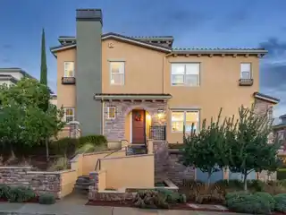 Beautifully Updated Townhome-Style Condo in Sorrento