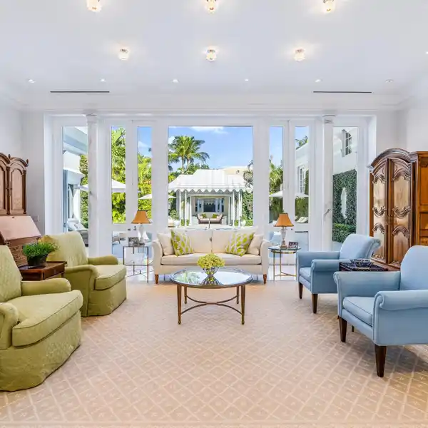 PROPER PALM BEACH PALLADIAN RESIDENCE