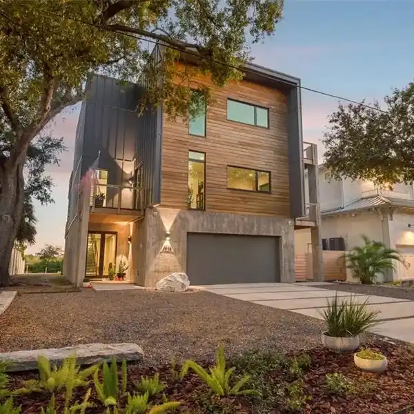 LUXURY WATERFRONT LIVING IN ISLES OF OLD TAMPA BAY