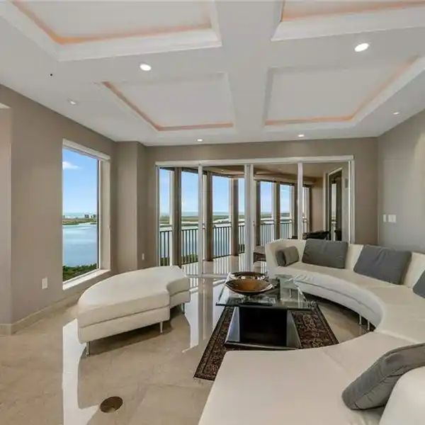 YOUR PRIVATE OASIS