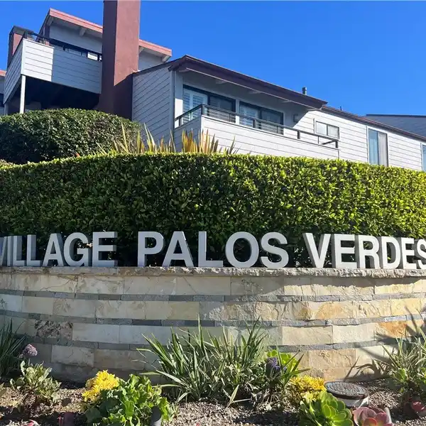 ELEGANT END UNIT WITH COASTAL CHARM