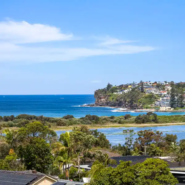SWEEPING VIEWS AND SUNLIT LIVING IN COLLAROY HAVEN