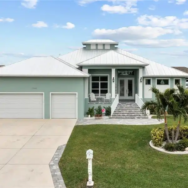 KEY WEST STYLE LUXURY HOME IN ISLAND PARK WOODLANDS