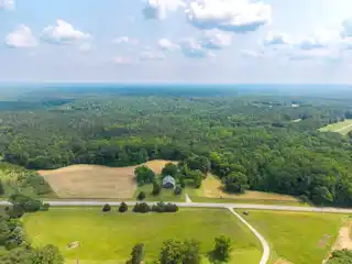 Idyllic Lodge with over 82 Acres