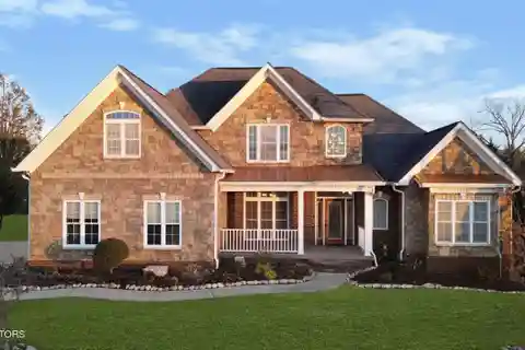 Exceptional Property in Sought-After Cedar Ridge
