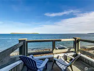 Beachfront Home in the Diamond Point Area