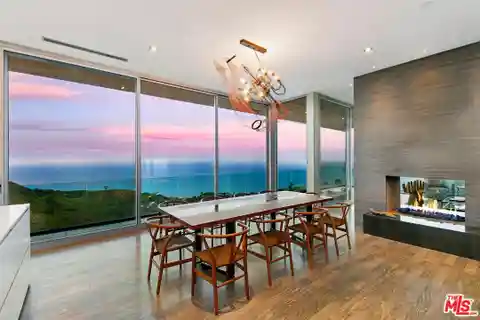 Modern Architectural Gem