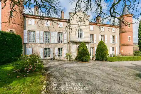 Grand 17th-Century Home in Natural Setting