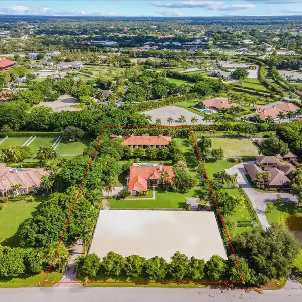 SADDLE TRAIL EQUESTRIAN ESTATE